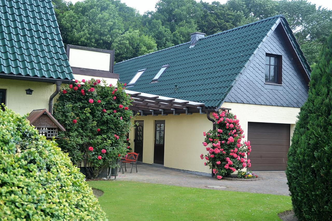 Ferienwohnung 2 Bei Familie Saupe Schaprode Esterno foto